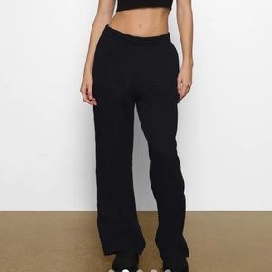 Skims Boyfriend Fleece Pants (women’s size medium)